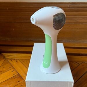 Tria Hair Removal Laser 4X – At-Home Laser Device